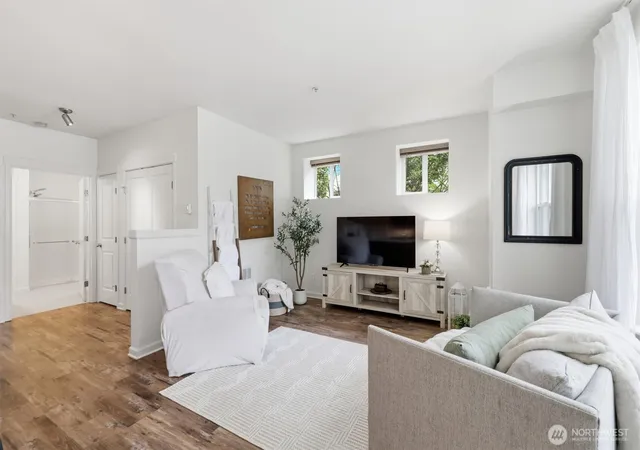 Photo 4 of Sale Pending at 1950 18th Avenue NE #50A, Issaquah, WA 98029 | MLS# NWM2550367 | Listing updated on 2026-08-22