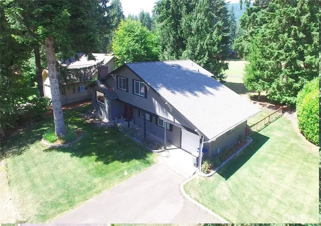 Photo 1 of Single family home for sale at 40 N Mt Christie Dr W, Hoodsport, WA 98548 | MLS# NWM2550373 | Listing updated on 2026-09-22