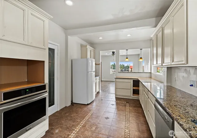 Photo 3 of Single family home for sale at 4012 Rucker Ave, Everett, WA 98201 | MLS# NWM2550375 | Listing updated on 2026-09-28