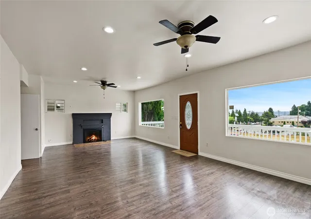 Photo 3 of Single family home for sale at 4012 Rucker Ave, Everett, WA 98201 | MLS# NWM2550375 | Listing updated on 2026-09-28