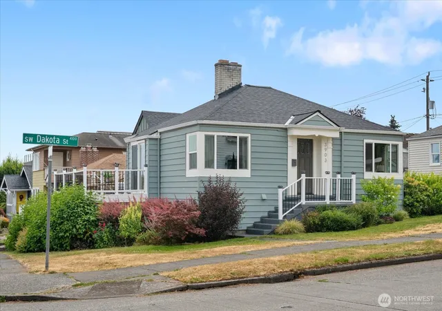 Photo 3 of Single family home for sale at 3903 Sw Dakota St, Seattle, WA 98116 | MLS# NWM2550387 | Listing updated on 2026-09-22