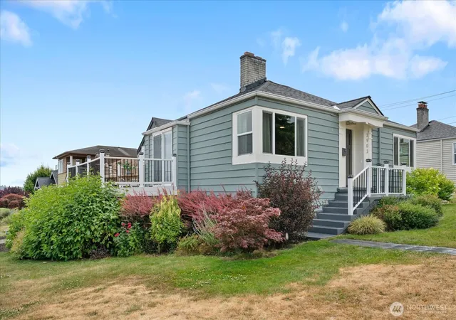 Photo 3 of Single family home for sale at 3903 SW Dakota St, Seattle, WA 98116 | MLS# NWM2550387 | Listing updated on 2026-09-22
