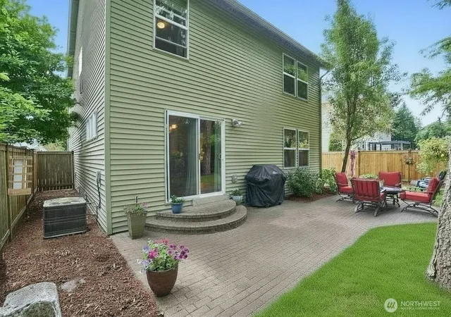 Photo 3 of Sale Pending at 24131 235th Avenue SE, Maple Valley, WA 98038 | MLS# NWM2550389 | Listing updated on 2026-09-25