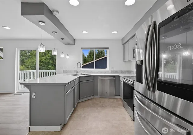 Photo 3 of Single family home for sale at 6705 49th Place Ne, Marysville, WA 98270 | MLS# NWM2550415 | Listing updated on 2026-09-29