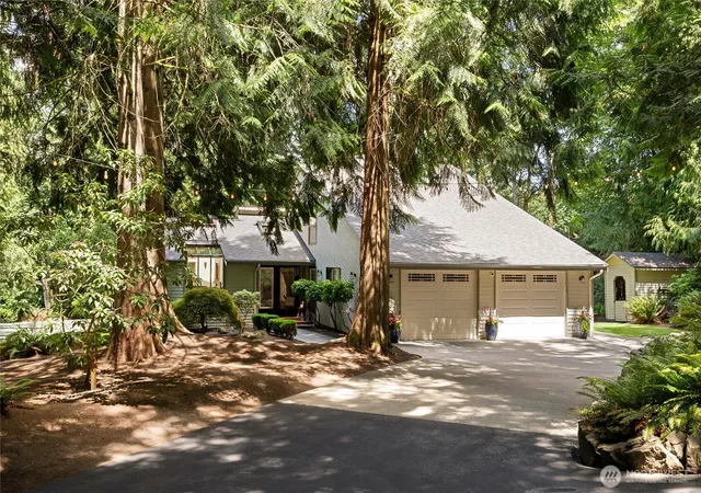 Photo 2 of Sale Pending at 28536 Ne Tolt Hl Rd, Carnation, WA 98014 | MLS# NWM2550422 | Listing updated on 2026-09-27