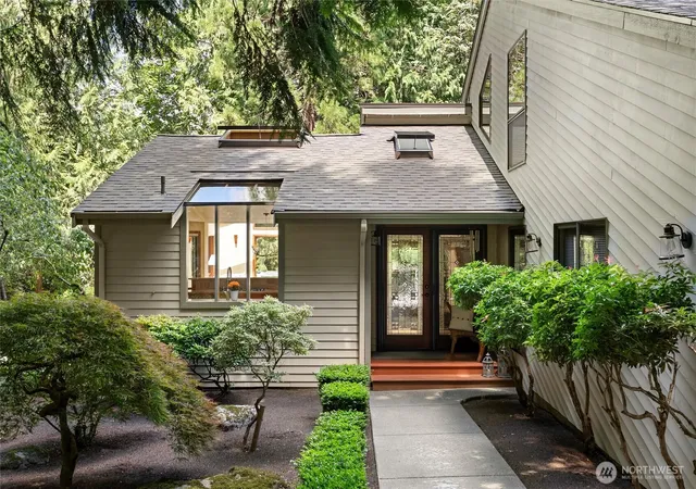 Photo 3 of Sale Pending at 28536 Ne Tolt Hl Rd, Carnation, WA 98014 | MLS# NWM2550422 | Listing updated on 2026-09-27