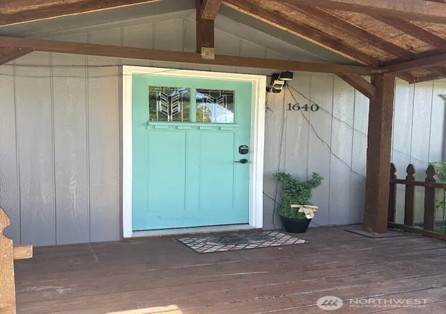Photo 3 of Sale Pending at 1640 Se 3rd Street, East Wenatchee, WA 98802 | MLS# NWM2550469 | Listing updated on 2026-09-28