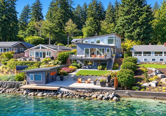 Photo 1 of Single family home for sale at 3154 Point White Dr Ne, Bainbridge Island, WA 98110 | MLS# NWM2550475 | Listing updated on 2026-09-23