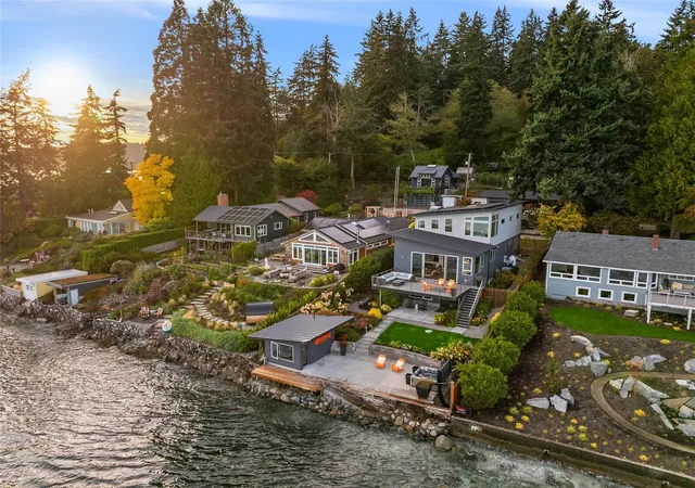 Photo 1 of Single family home for sale at 3154 Point White Dr Ne, Bainbridge Island, WA 98110 | MLS# NWM2550475 | Listing updated on 2026-10-17