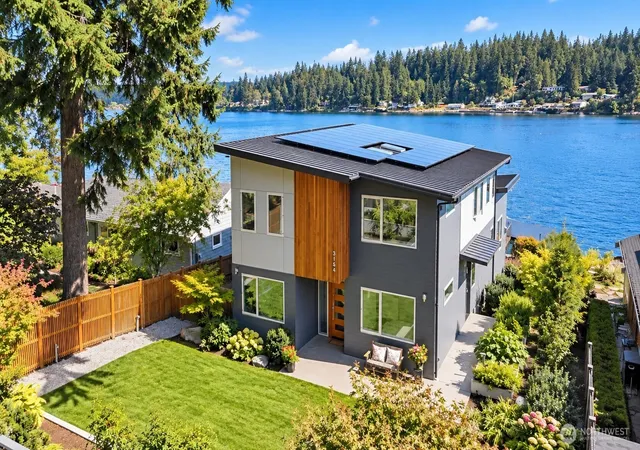 Photo 3 of Single family home for sale at 3154 Point White Dr NE, Bainbridge Island, WA 98110 | MLS# NWM2550475 | Listing updated on 2026-09-23