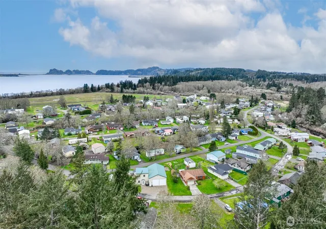 Photo 4 of Sale Pending at 7125 Scarboro Ln N, Ilwaco, WA 98624 | MLS# NWM2550476 | Listing updated on 2026-09-25