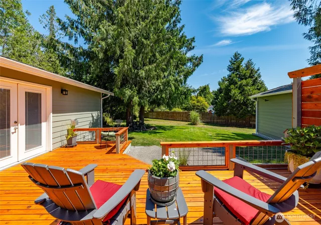 Photo 1 of Single family home for sale at 4 Quinault Way, La Conner, WA 98257 | MLS# NWM2550483 | Listing updated on 2026-10-01