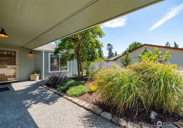 Photo 4 of Single family home for sale at 4 Quinault Way, La Conner, WA 98257 | MLS# NWM2550483 | Listing updated on 2026-10-01