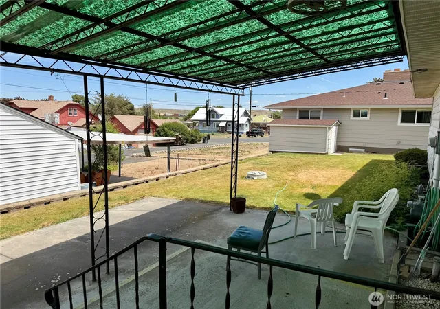 Photo 3 of Single family home for sale at 511 E 2nd Avenue, Odessa, WA 99159 | MLS# NWM2550514 | Listing updated on 2026-09-22