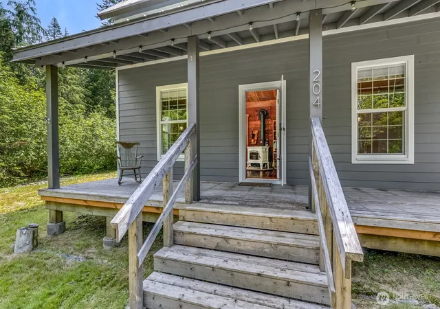 Photo 3 of Single family home for sale at 204 Whitton Ave, Granite Falls, WA 98252 | MLS# NWM2550518 | Listing updated on 2026-09-22