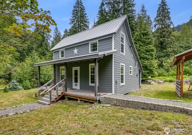 Photo 4 of Single family home for sale at 204 Whitton Ave, Granite Falls, WA 98252 | MLS# NWM2550518 | Listing updated on 2026-09-22