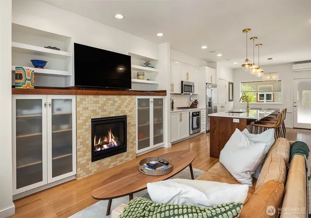 Photo 1 of Townhouse for sale at 209 27th Avenue E #B, Seattle, WA 98112 | MLS# NWM2550541 | Listing updated on 2026-09-22