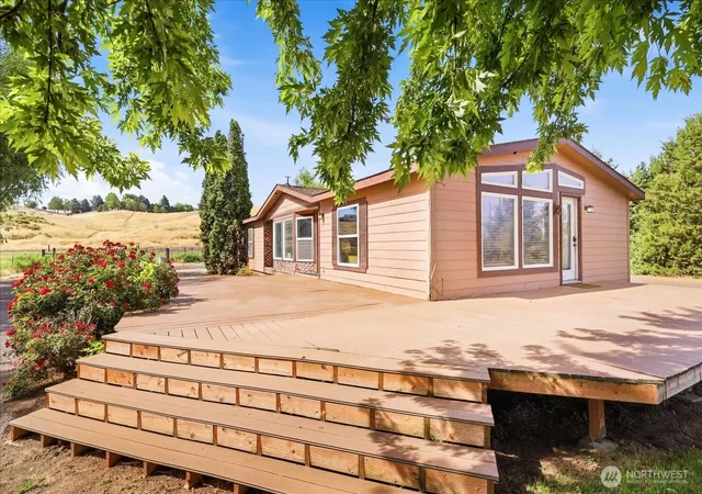 Photo 2 of Manufactured home for sale at 77 Lariat Ln, Walla Walla, WA 99362 | MLS# NWM2550543 | Listing updated on 2026-09-22
