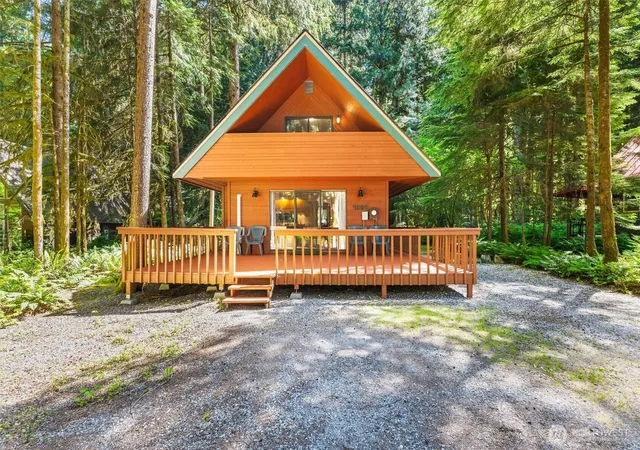 Photo 1 of Single family home for sale at 7082 Rainier Way, Deming, WA 98244 | MLS# NWM2550549 | Listing updated on 2026-09-22