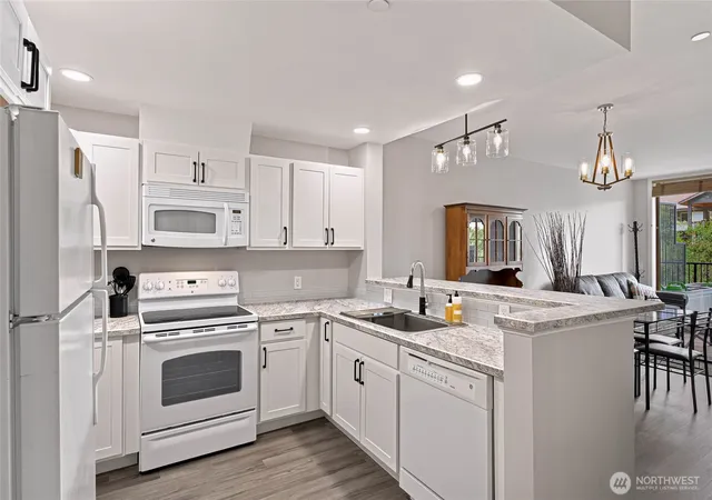Photo 4 of Condo for sale at 2220 W Woodin #105, Chelan, WA 98816 | MLS# NWM2550551 | Listing updated on 2026-09-22