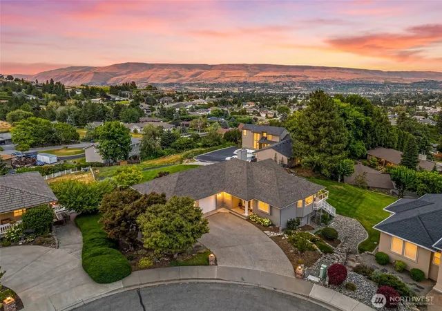 Photo 1 of Single family home for sale at 507 Day Rd, Wenatchee, WA 98801 | MLS# NWM2550559 | Listing updated on 2026-09-22