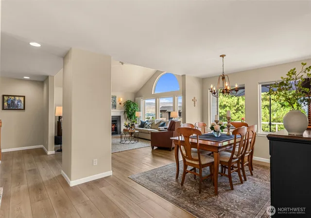 Photo 3 of Single family home for sale at 507 Day Rd, Wenatchee, WA 98801 | MLS# NWM2550559 | Listing updated on 2026-09-22