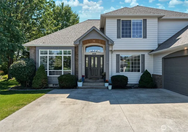 Photo 3 of Single family home for sale at 956 Se Garrison Dr, College Place, WA 99324 | MLS# NWM2550600 | Listing updated on 2026-09-22