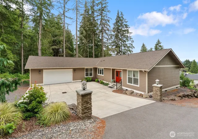 Photo 2 of Single family home for sale at 179 Wallace, Chehalis, WA 98532 | MLS# NWM2550621 | Listing updated on 2026-09-22
