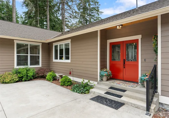 Photo 3 of Single family home for sale at 179 Wallace, Chehalis, WA 98532 | MLS# NWM2550621 | Listing updated on 2026-09-22