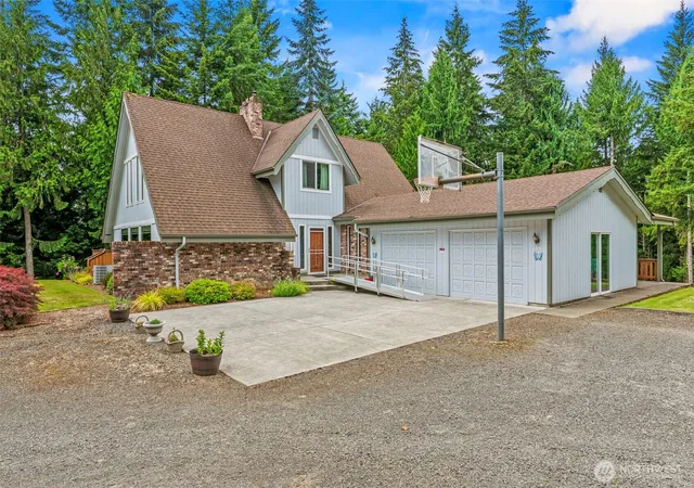Single family home for sale at 190 Martin Rd, Silverlake, WA 98645 | MLS# NWM2550627