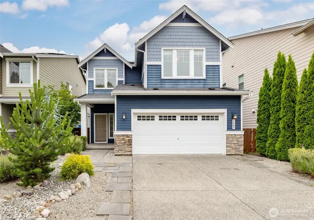 Photo 3 of Single family home for sale at 4502 31st Avenue Se, Everett, WA 98203 | MLS# NWM2550637 | Listing updated on 2026-09-26