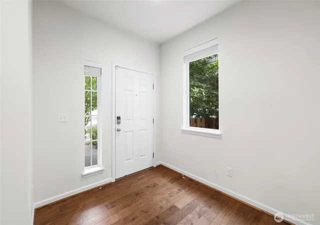 Photo 3 of Single family home for sale at 4502 31st Avenue SE, Everett, WA 98203 | MLS# NWM2550637 | Listing updated on 2026-09-26