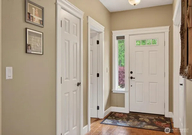Photo 3 of Single family home for sale at 47 Sun Crst Ln, Cathlamet, WA 98612 | MLS# NWM2550689 | Listing updated on 2026-09-22