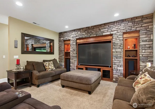 Photo 4 of Single family home for sale at 47 Sun Crst Ln, Cathlamet, WA 98612 | MLS# NWM2550689 | Listing updated on 2026-09-22