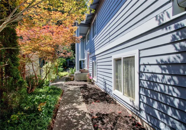 Photo 3 of Single family home for sale at 5208 213th Place SW, Mountlake Terrace, WA 98043 | MLS# NWM2550705 | Listing updated on 2026-09-23