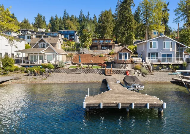 Single family home for sale at 2717 E Lake Sammamish Pkwy SE, Sammamish, WA 98075 | MLS# NWM2550706