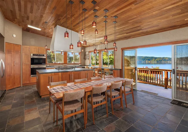 Photo 4 of Single family home for sale at 2717 E Lake Sammamish Pkwy SE, Sammamish, WA 98075 | MLS# NWM2550706 | Listing updated on 2026-10-23