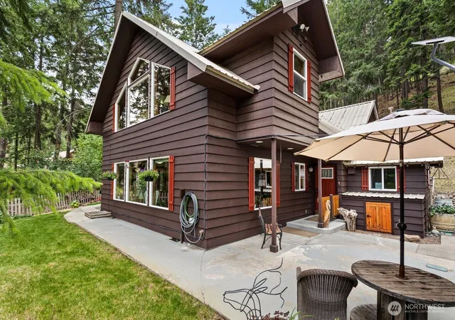 Photo 2 of Single family home for sale at 170 Deer Cvs Ln, Naches, WA 98937 | MLS# NWM2550711 | Listing updated on 2026-09-22