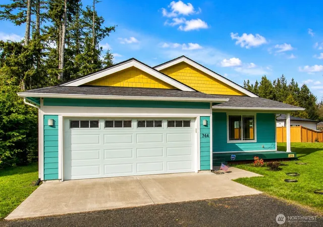 Photo 1 of Single family home for sale at 744 Se Evergreen Ave, Ocean Shores, WA 98569 | MLS# NWM2550714 | Listing updated on 2026-10-01