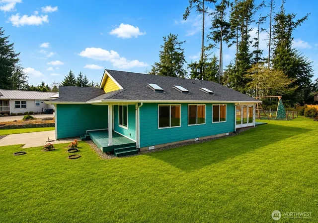 Photo 4 of Single family home for sale at 744 SE Evergreen Ave, Ocean Shores, WA 98569 | MLS# NWM2550714 | Listing updated on 2026-10-01
