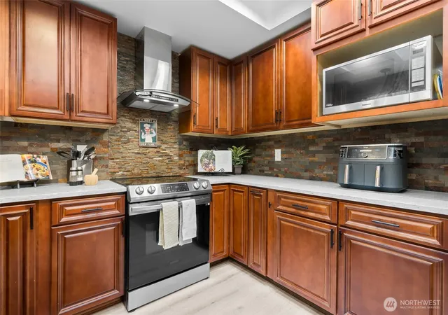 Photo 4 of Single family home for sale at 21827 Crest Ln SE, Yelm, WA 98597 | MLS# NWM2550736 | Listing updated on 2026-09-30
