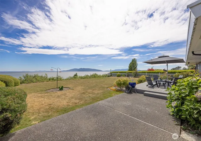 Photo 4 of Sale Pending at 3919 Cliffside Dr, Bellingham, WA 98225 | MLS# NWM2550773 | Listing updated on 2026-09-28