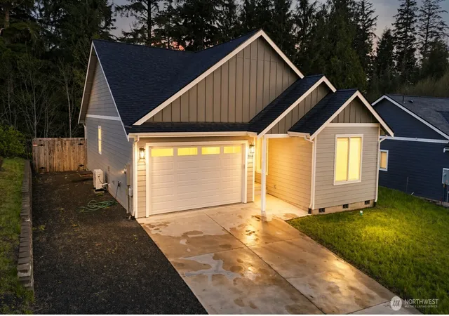 Photo 2 of Single family home for sale at 3108 Sanderling Dr, Hoquiam, WA 98550 | MLS# NWM2550789 | Listing updated on 2026-09-22