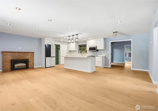 Photo 4 of Single family home for sale at 16220 Ambaum Blvd S, Burien, WA 98148 | MLS# NWM2550816 | Listing updated on 2026-09-22
