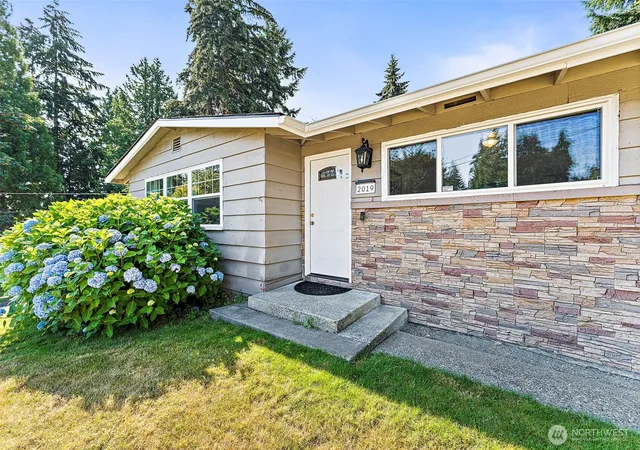 Photo 1 of Single family home for sale at 2019 Sw 317th Place, Federal Way, WA 98023 | MLS# NWM2550873 | Listing updated on 2026-09-22