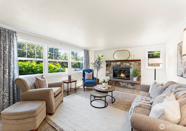 Photo 3 of Single family home for sale at 2019 Sw 317th Place, Federal Way, WA 98023 | MLS# NWM2550873 | Listing updated on 2026-09-22