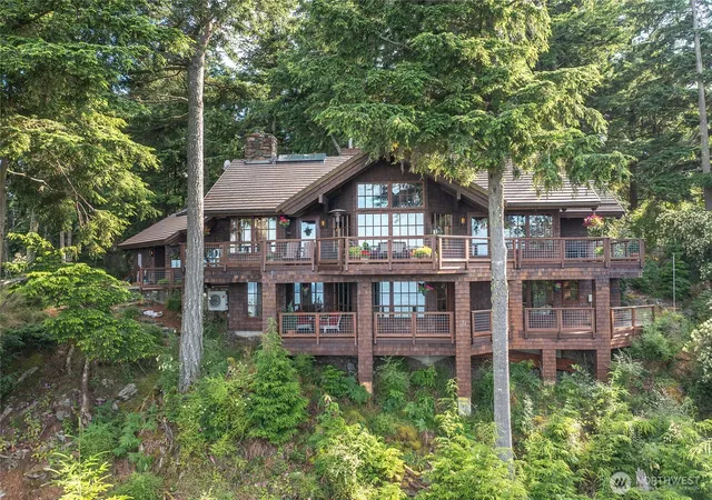 Photo 1 of Single family home for sale at 186 Sunrise Blf Ln, Olga, WA 98279 | MLS# NWM2550883 | Listing updated on 2026-09-24