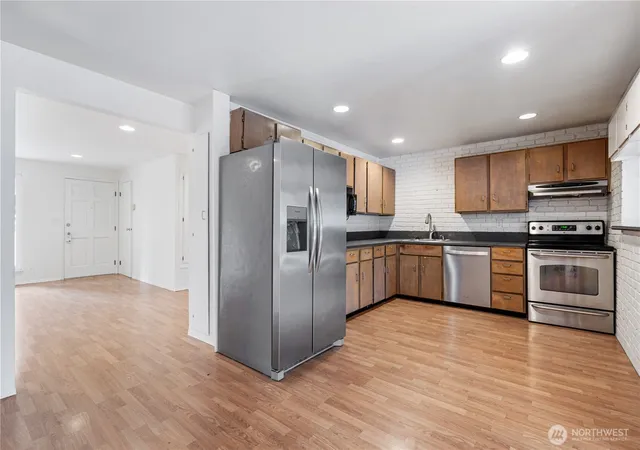 Photo 4 of Single family home for sale at 9604 NE 124th Street, Kirkland, WA 98034 | MLS# NWM2550913 | Listing updated on 2026-09-22