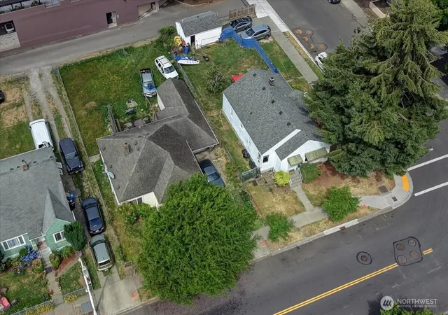 Photo 3 of Sale Pending at 79 Williams Ave S, Renton, WA 98057 | MLS# NWM2550949 | Listing updated on 2026-09-25