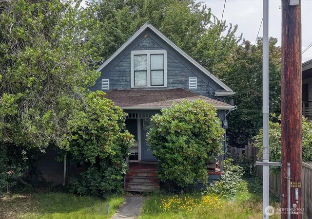 Photo 1 of Single family home for sale at 522 Williams Ave N, Renton, WA 98057 | MLS# NWM2550957 | Listing updated on 2026-09-22